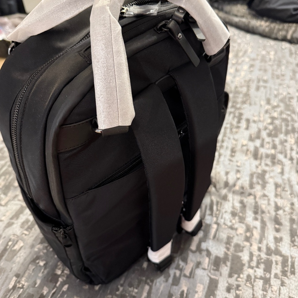 LO & Sons: Rowledge computer backpack